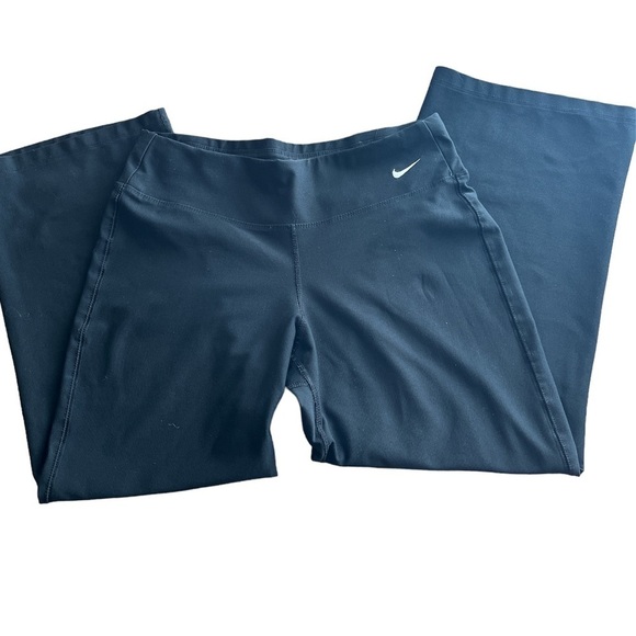 Nike Fit Dry Black Capri leggings. Size small - Picture 1 of 10